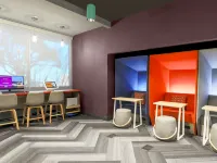Tru by Hilton Dallas Market Center. Hotels near Kessler Theater