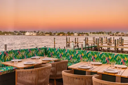 Palm Tree Club Miami Hotel