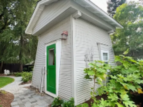 Sonoma Luxury, Enchanting Sonoma Home, Walkable to the Square, Sleeps 10 Hotels in Sonoma