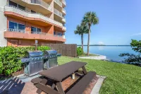 NEW LISTING!  Beautiful Remodeled 7th Floor Paradise "Lovers Key Resort"