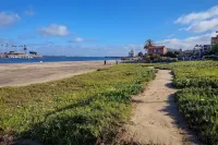 Private Pool & Spa/Fenced yard/Pet friendly/Walk to village/Close to beach