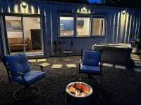 The Den Shipping Container Cabin-HotTub!-High Speed WiFi!-Great View & Location!