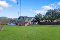 Lone Star house  by AT&T, Six Flags ,Globe life,Pool-Jacuzzi!