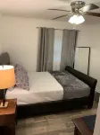 Comfy Bedroom near Auburn w/private bath & entry
