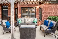 PARADISE FOUND<br>Lakefront - Pool - Beautiful Views