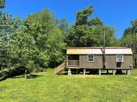 Meadow Riverfront Cabin Hotels in Wilderness