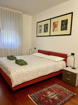 Elegant apartment with garden and parking spot, close to Airport and Venice Отели в г. Favaro Veneto