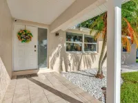 Jamaican Relaxation 3 bedrooms heated pool and unique game room Hotels in Apollo Beach