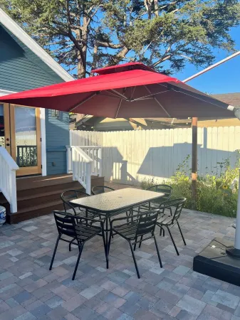 Beautiful Craftsman home, Completely Remodeled, Walk to park & beach, w/PARKING