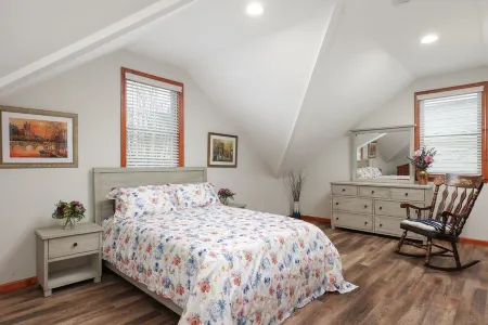 Cheerful Home, 3B, 3B, 2 Blocks to the Ocean