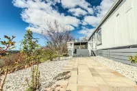 Stunning View, Fully Stocked Kitchen Near Wineries Hotels in Josephine County