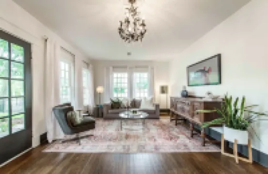 Hip and Historic Home Awaits You!  Stroll downtown/Steps away from UCA and CBC