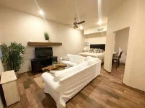 Nestled in Catalina Mountains with Amazing Views and sunsets. 卡特琳娜酒店