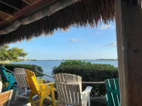 Sunny Suite Retreat! – 7 Bed, 4 Bath, FREE Heated Spa & Pool