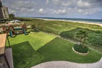 Walls of windows overlooking the blue ocean!
