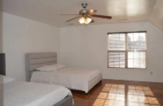 Hartman Casita! Quiet neighborhood.1 king Bed!