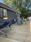 Cozy Cabin Retreat located just minutes to Galena, IL & DBQ, IA