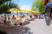 Lovely 1st Floor, Waterfront 2 Bedroom Condo with Pool, Pickleball and Tennis Hotels in Davidson