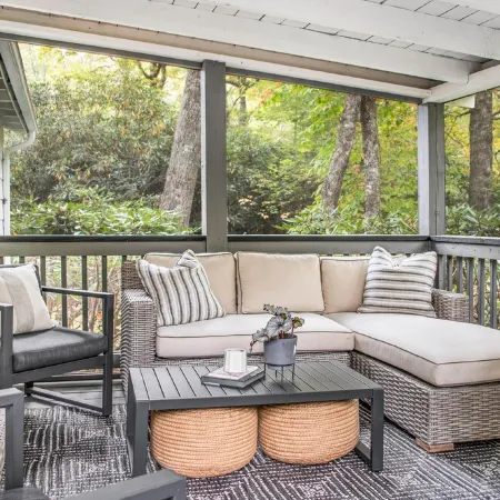 Newly Renovated Cozy Cottage in Highlands