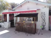 Small 30m2 house for 2 people on private property with swimming pool