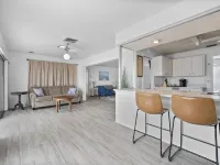 Lakefront Pool Home-Venice, FL Hotels in Venice Gardens