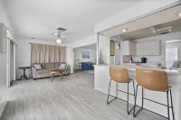 Lakefront Pool Home-Venice, FL