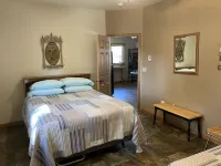 Heart of the Black Hills, Bordering National Forest, Fresh Air & Bright Stars!! West Custer Township住宿飯店