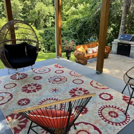 Beautiful and modern 3 Bedroom 2 full BR.