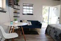 Rustic Elegance: Experience Comfort and Style in Our Chic Cabin