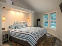 TreeTops Forest Retreat Hotels in Lopez