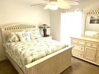 HEATED POOL- WATERFRONT/CANAL ACCESS - FISHING -SUNSETS -7 MI TO PUBLIC BEACH🏝️