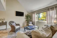 NEW! Centrally located I Garden of the Gods I Pets