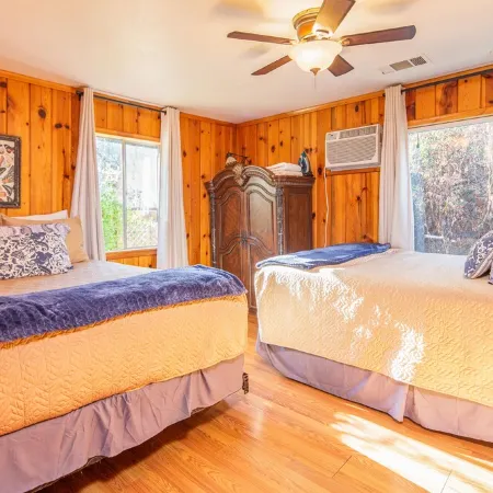 The Kaweah River Cabin sleeps up to 8 guests, located 3 minutes from entrance