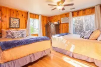 The Kaweah River Cabin sleeps up to 8 guests, located 3 minutes from entrance