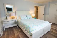 Bike to Beach, Pier & Hotspots! Fenced Yard, Geat Location!