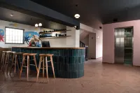 โมโต้ บาย ฮิลตัน คุสโก