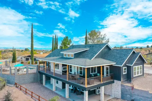 Swim & Stay at Old Town Overlook Across from Merkin Vineyards