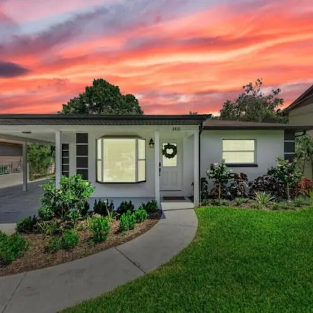 Luxury Pool Home Near Stadium - BBQ GRILL- FIREPIT☆