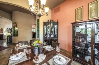 Axel's Place- Luxury Vacation Rental- Your Home Away from Home