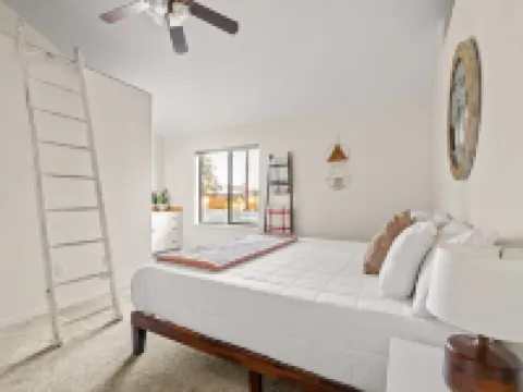 Beautiful | Hot Tub | Pet Friendly | Fenced 姊妹城酒店