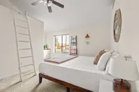 Beautiful | Hot Tub | Pet Friendly | Fenced