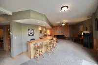 On the Minocqua Chain! Pet Friendly! 5 Bedroom! August Dates Open!