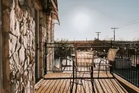 GrueneGusthaus#3| Private Condo+ Golf Cart Rentals