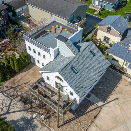 Unique 6 Bedroom Lakeview Home with Roof Terrace