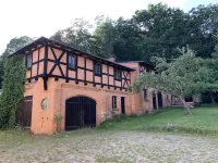 Unique vacation apartment for 6 to 8 people with a historic ambience Hotels in Oderberg