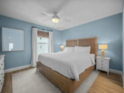 Gorgeous Beachfront Condo with Pool