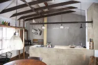 Woodstock Historic Artist Estate - The Carriage House Zena Recreation Park Swim and Tennis Club (Private)附近的飯店