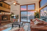 Camelback Condo - Premier Tranquility & Comfort
