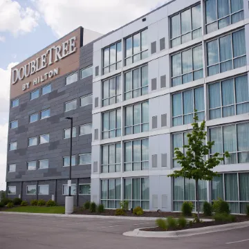 DoubleTree by Hilton Omaha Southwest