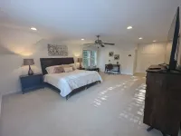 Walk to Patrick Square for Dining and Shopping;Spacious House,Perfect for Groups